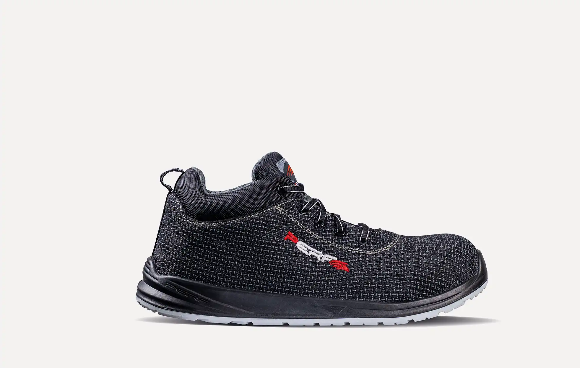 COUGAR HIGH Scarpa antinfortunistica Bassa linea PREDATOR su sfondo bianco